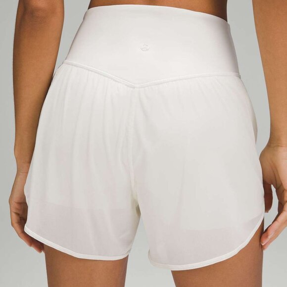 lululemon athletica Pants - EUC Lululemon Nulu and Mesh High-Rise Yoga Shorts 3.5", Sz 6, BONE